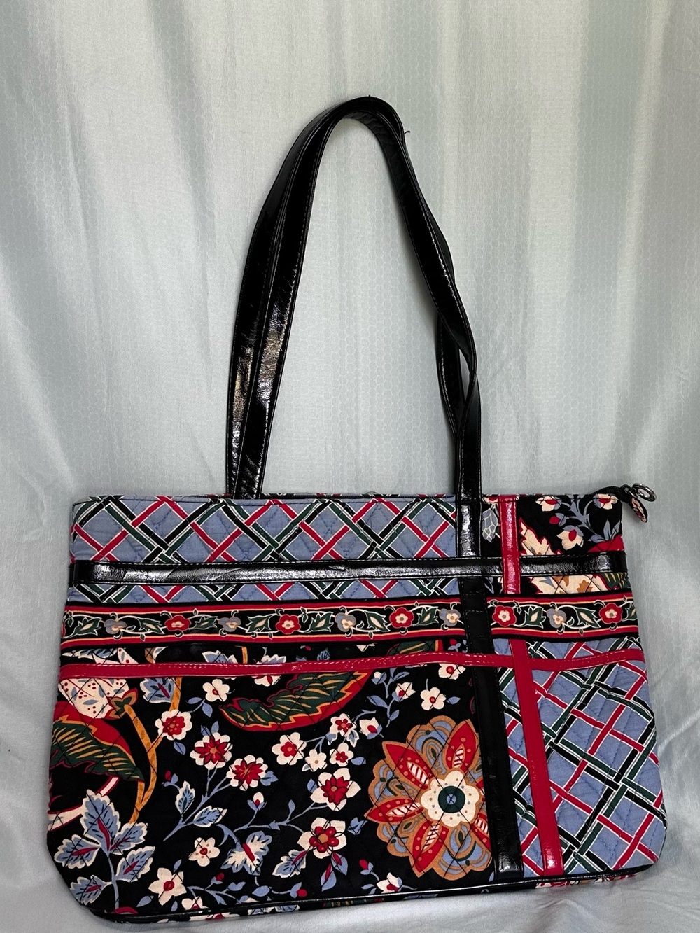 retired Vera Bradley Zippidy Tote
